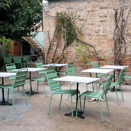 Bed and Breakfast Ca la Flora Banyoles Exterior foto