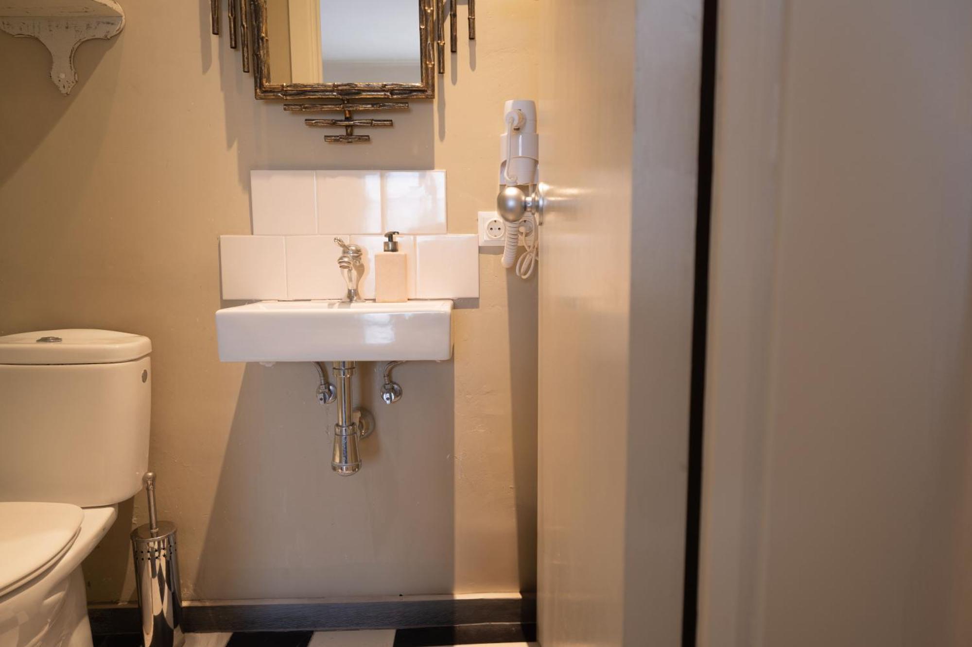 Bed and Breakfast Ca la Flora Banyoles Exterior foto