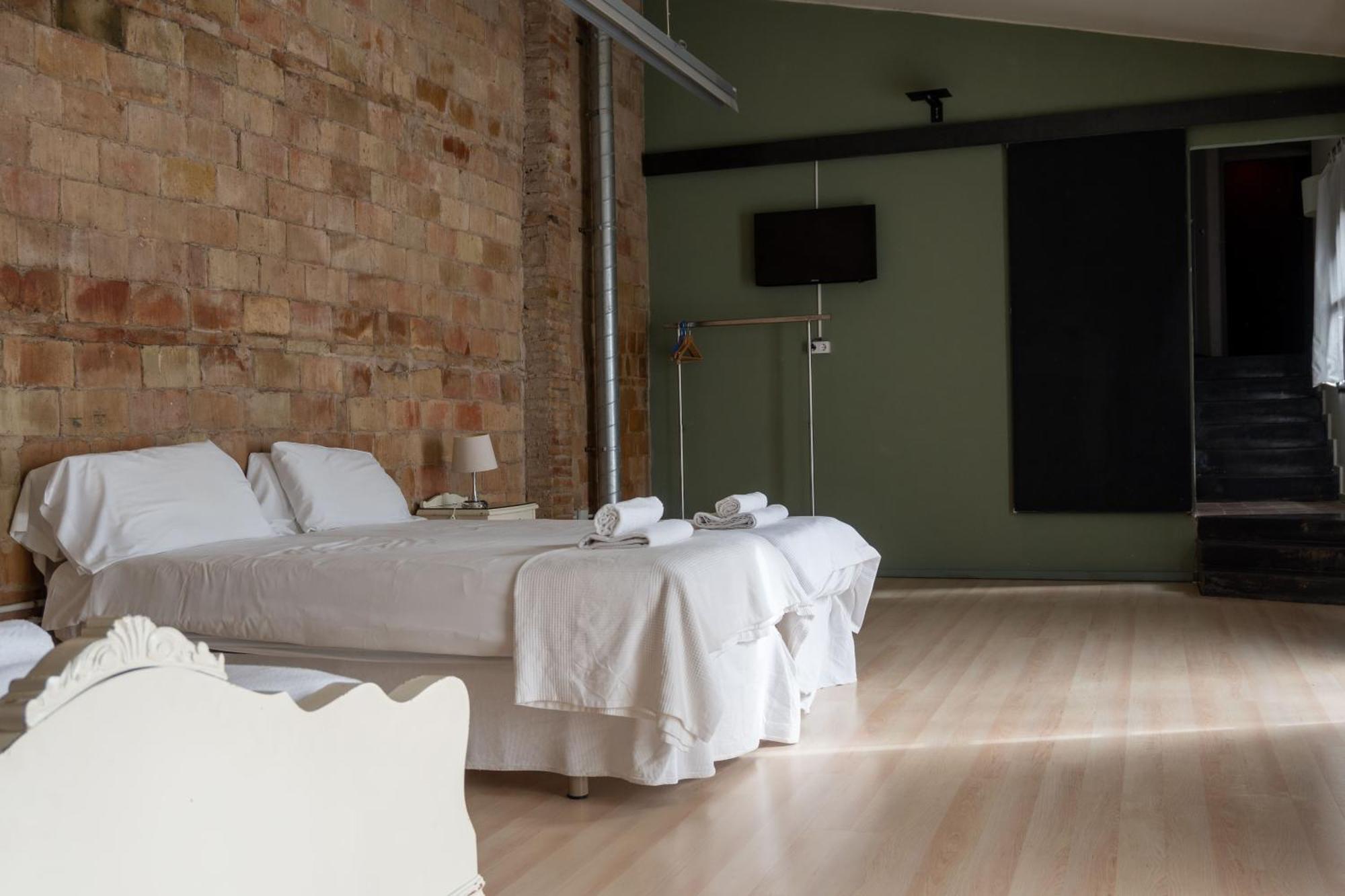 Bed and Breakfast Ca la Flora Banyoles Exterior foto