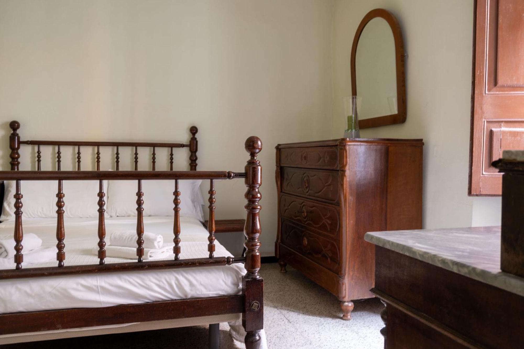 Bed and Breakfast Ca la Flora Banyoles Exterior foto